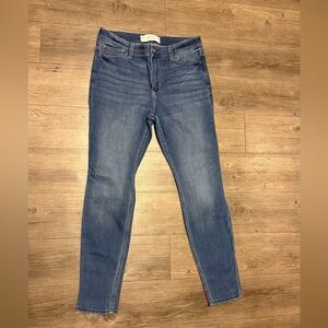 Hollister Women's Skinny Jeans in Classic Blue Wash